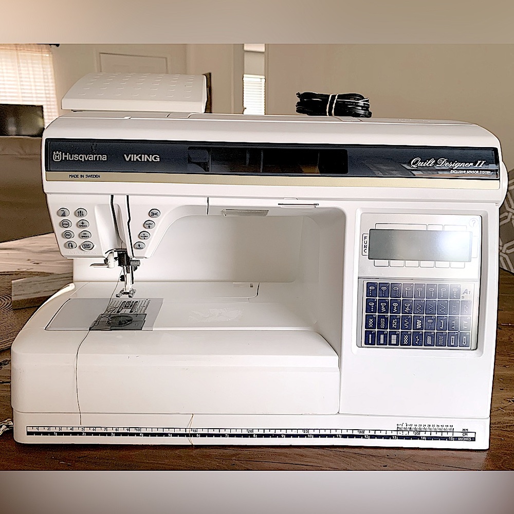 Viking HUSQVARNA Quilt Designer II SEWING MACHINE
